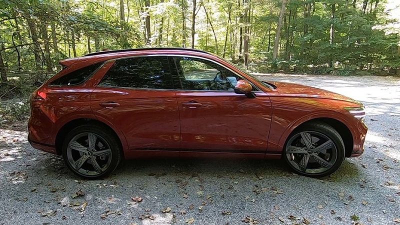 2022 Genesis GV70 named Motor Trend SUV of the Year