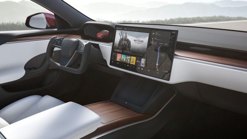 Feds talking to Tesla about video game feature that you can use while driving