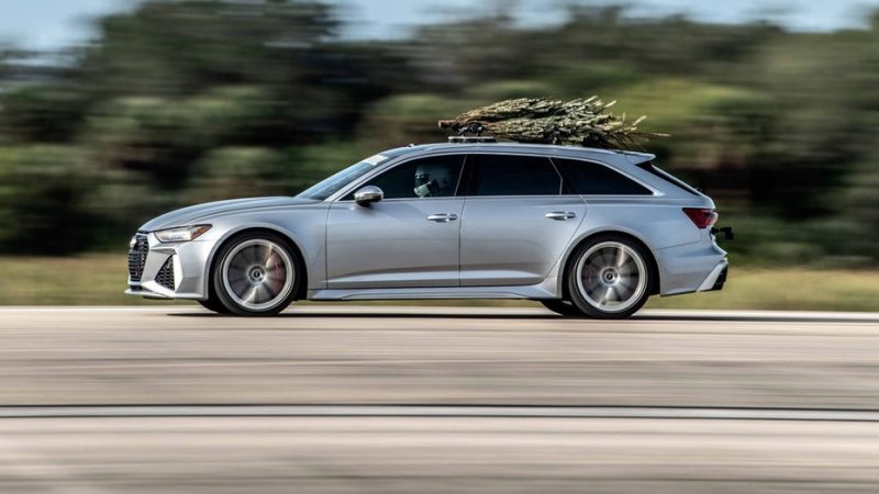 See it: Car hits 183 mph with Christmas tree on the roof