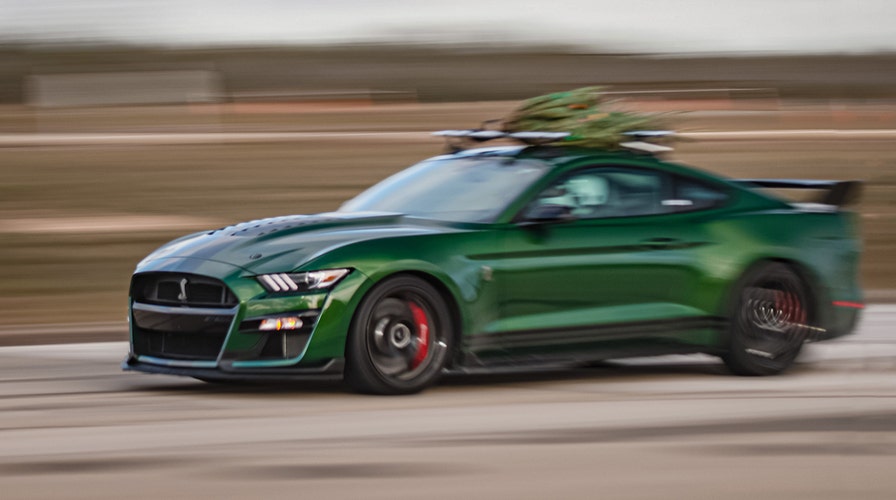 Ford Mustang hits record 192 mph with Christmas tree on roof