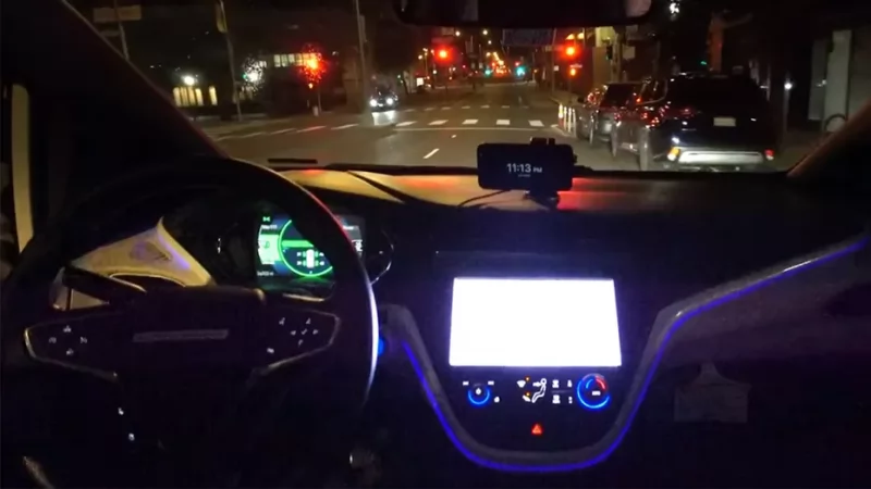 Here’s how an autonomous vehicle pulls over for a police car
