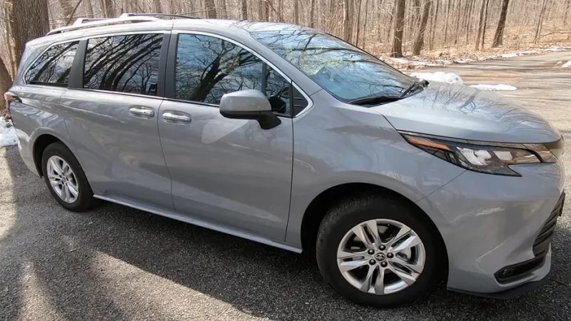 Test drive: The 2022 Toyota Sienna Woodland is the monster truck of minivans