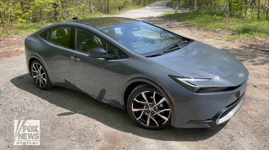 Review: The 2023 Toyota Prius Prime is a sleek, solar-powered hybrid